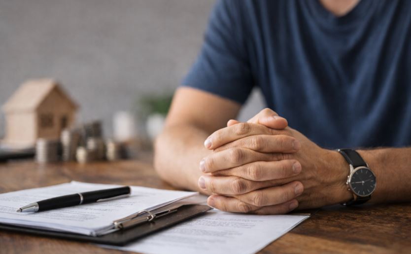 Ruhige Einordnung finanzieller Verantwortung im Kontext der Risikolebensversicherung